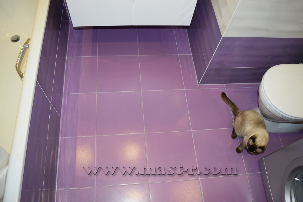 Фиолетовый цвет ванной комнаты